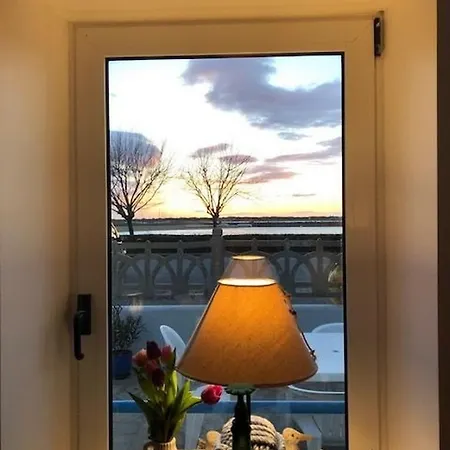 بيت للعطل Maison Face A La *