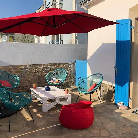 Maison Face A La بيت للعطل