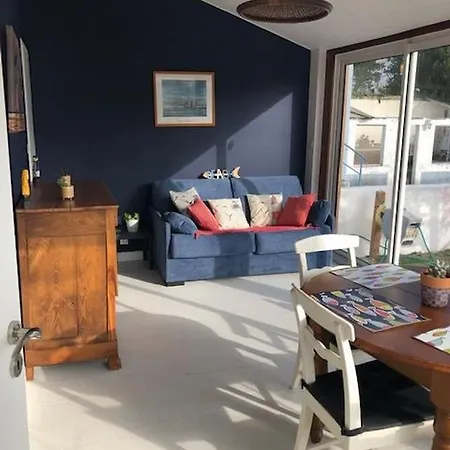 بيت للعطل Maison Face A La