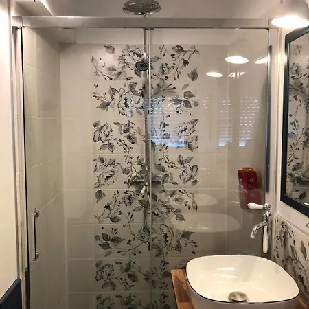 Maison Face A La بيت للعطل *